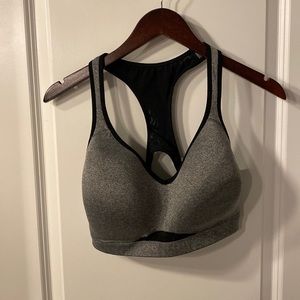 Old navy active 38D adjustable sports bra